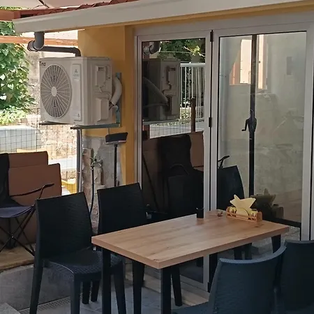 Little Garden House-omis Center Apartman Omis