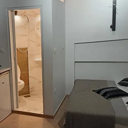 Little Garden House-omis Center Apartment Omis